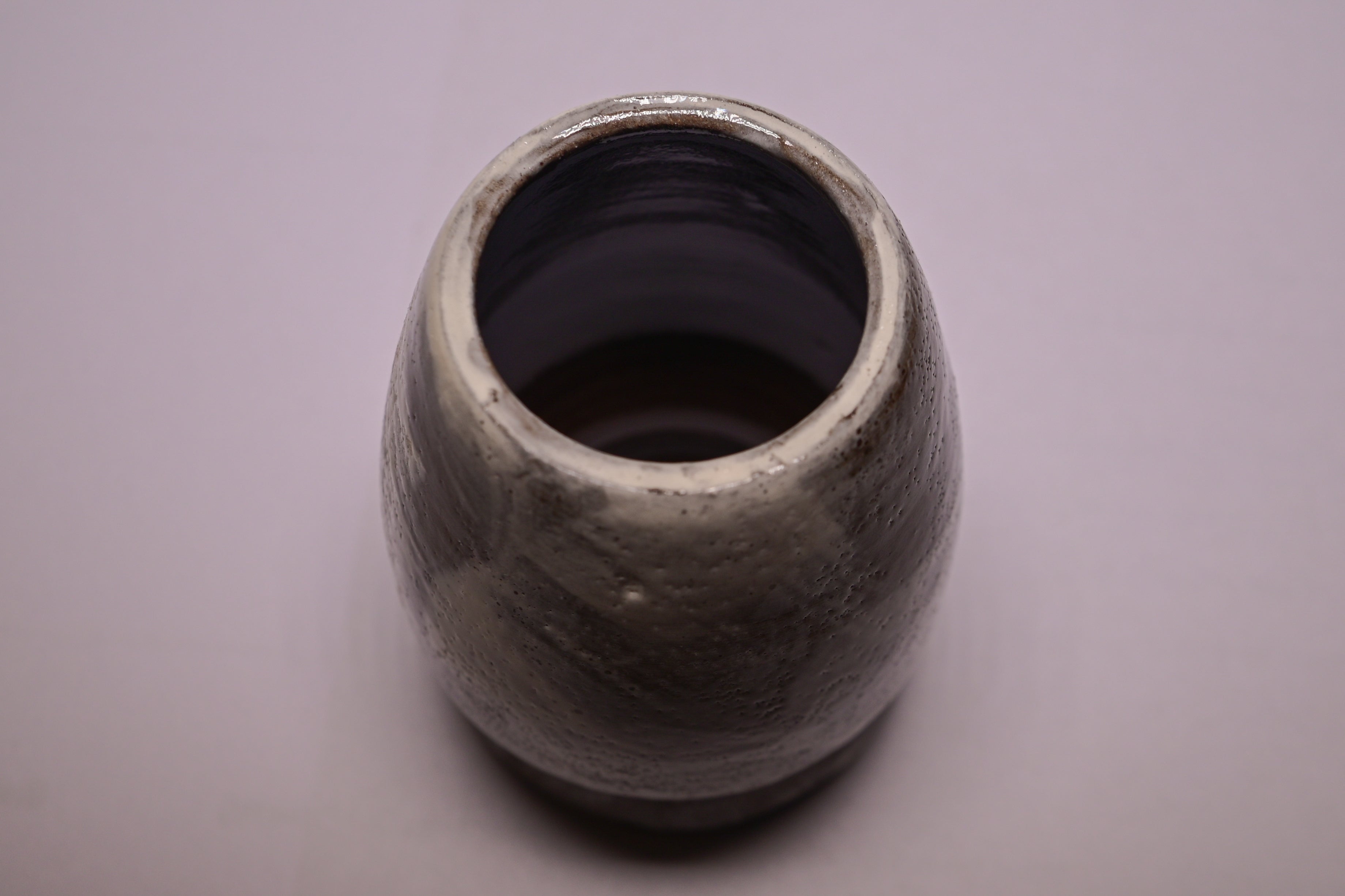 Chasen holder Hakeme | Ado Studio