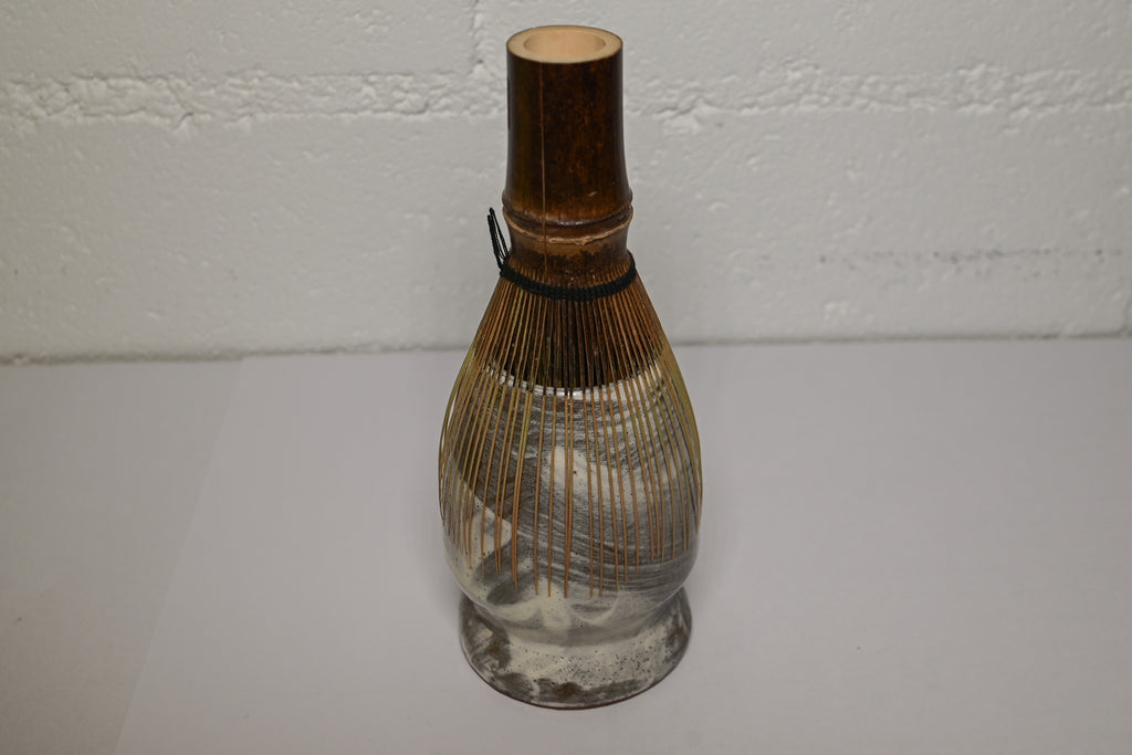 Chasen holder Hakeme | Ado Studio